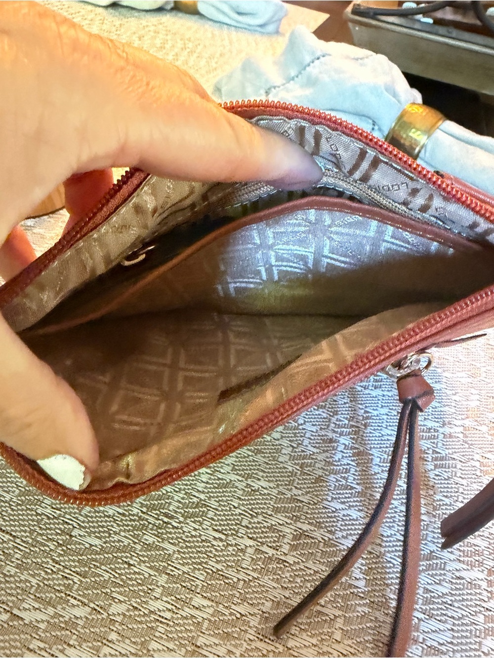 Lodis leather wristlet RFID wallet cognac color - Picture 11 of 16